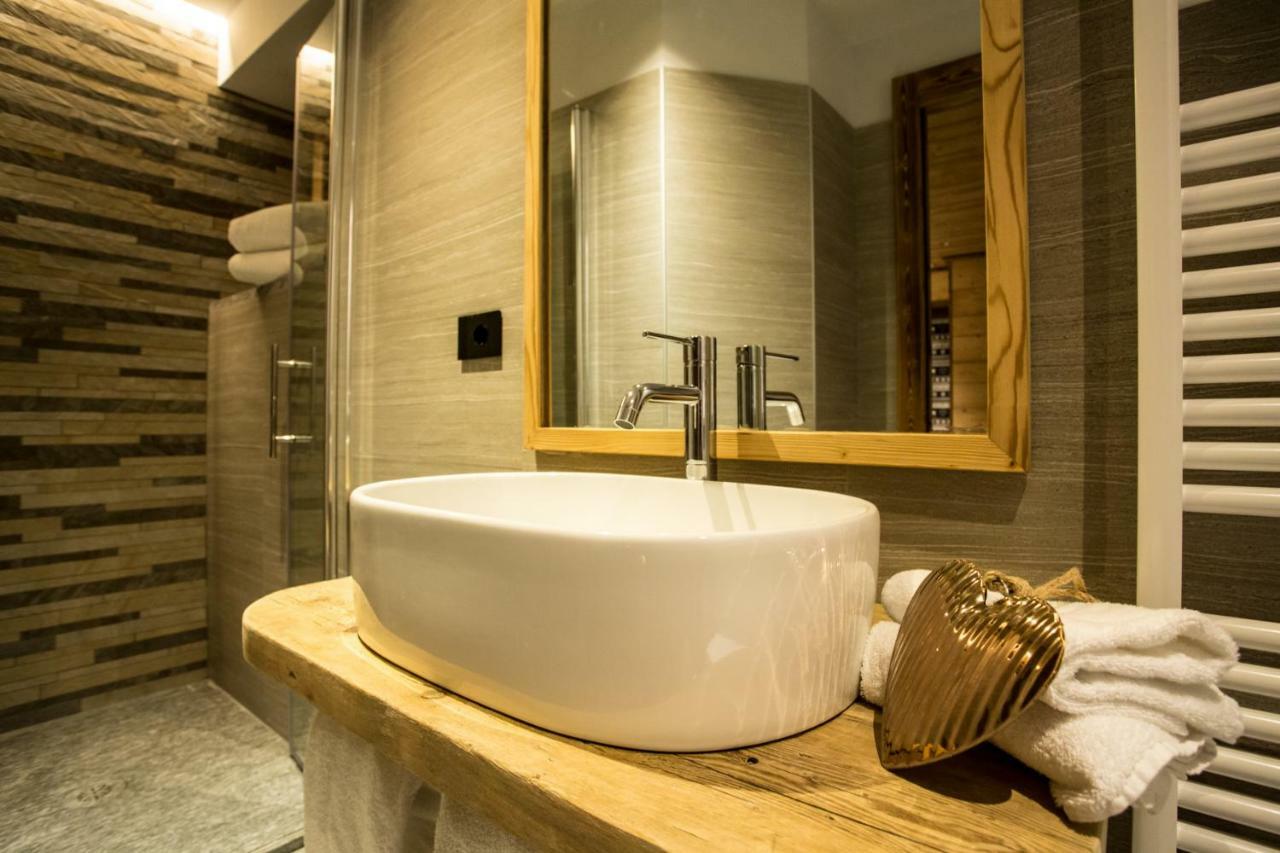 Alpine Rooms Guesthouse Breuil-Cervinia Exterior foto