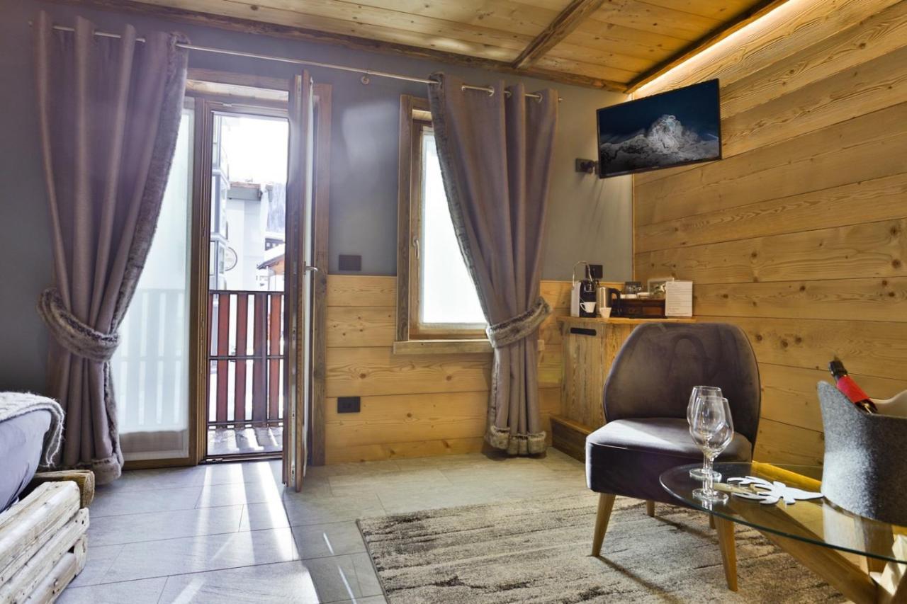Alpine Rooms Guesthouse Breuil-Cervinia Exterior foto